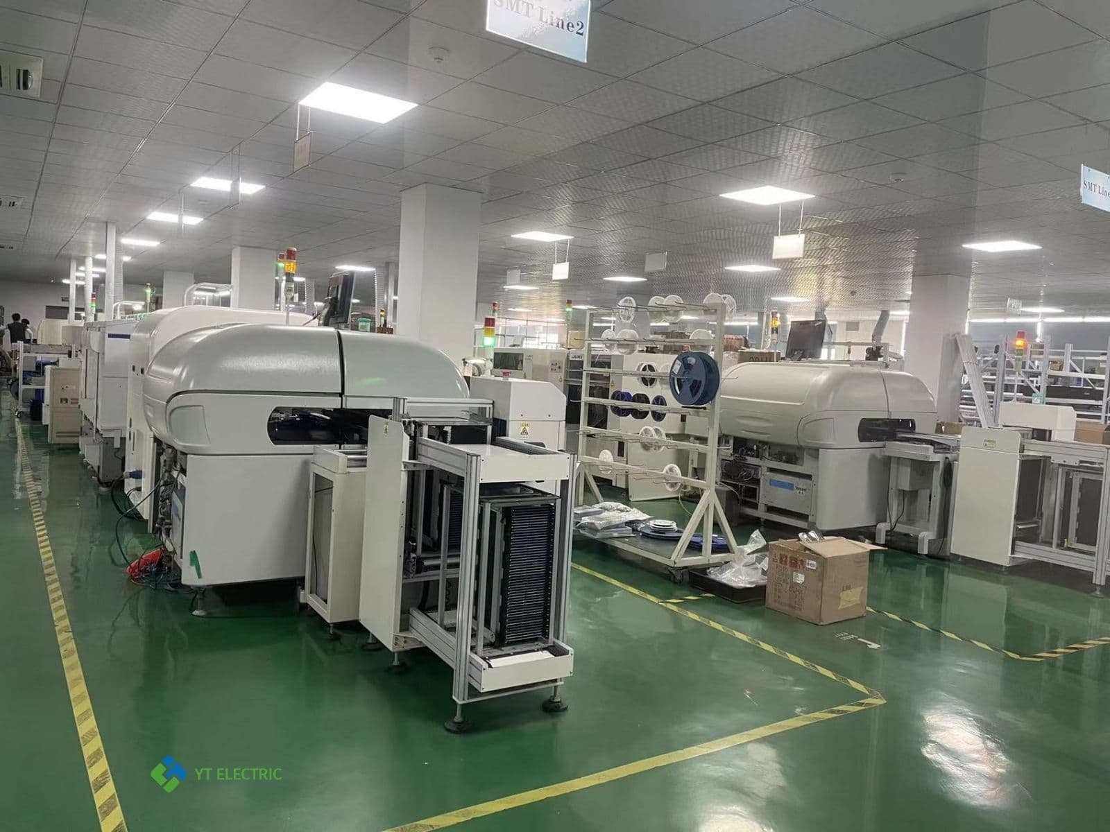 电动汽车快充站电能质量：APF 与 SVG 选型指南